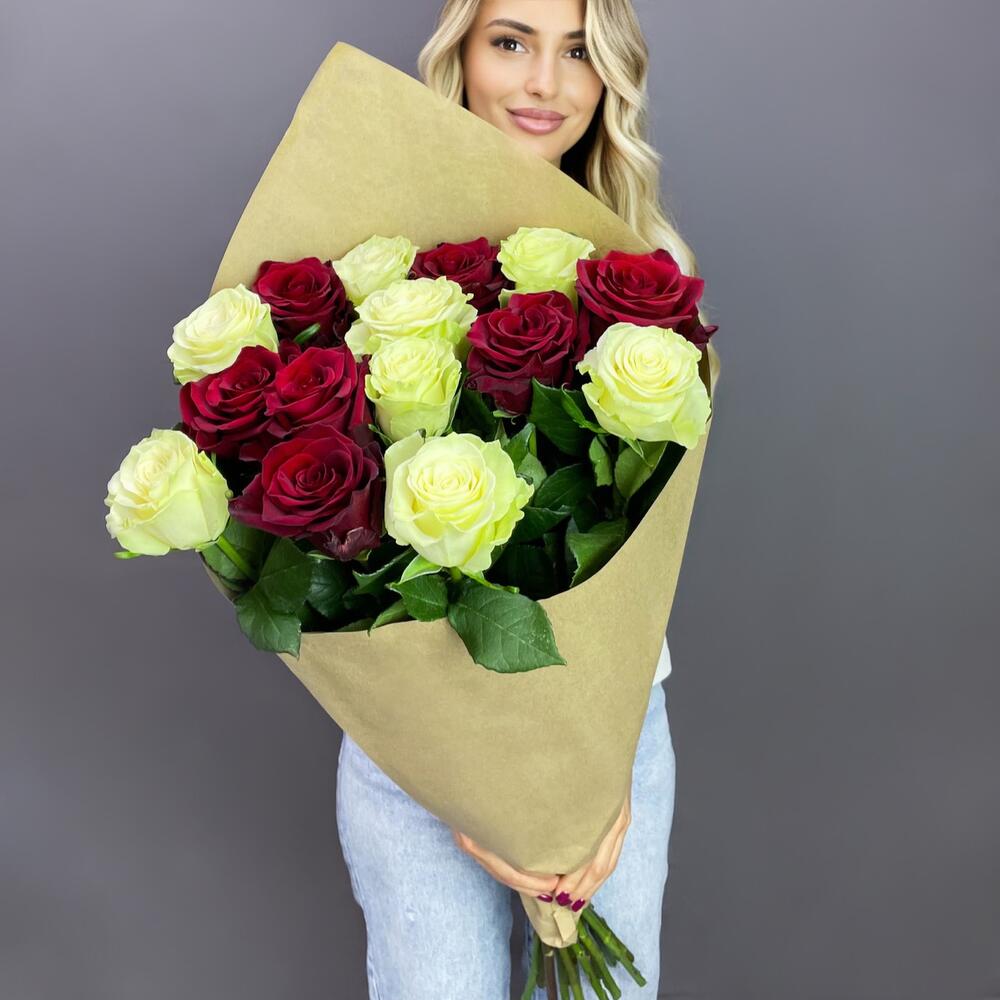 Букет «Инь-Ян» – гармония страсти и чистоты Тихвин Ленинградская область