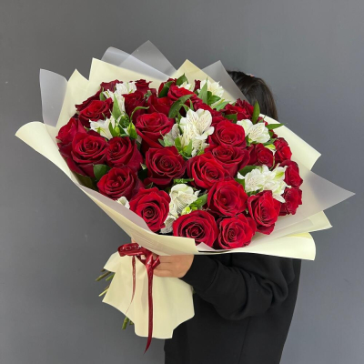 Букет «Танец любви» – гармония страсти и нежности в каждом лепестке Тихвин Ленинградская область