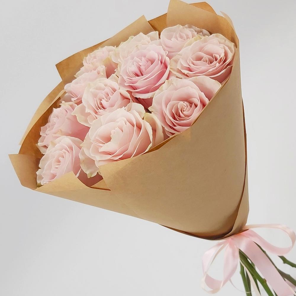 Букет из 11 розовых роз – нежность в каждом лепестке Тихвин Ленинградская область