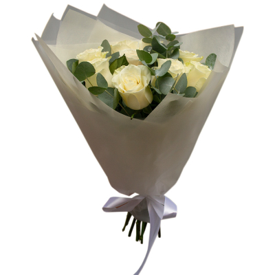Элегантный букет из 9 белых роз с эвкалиптом – воплощение совершенства Тихвин Ленинградская область