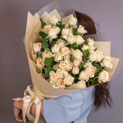 Букет «Персик» – пышные кустовые розы нежно-персикового оттенка Тихвин Ленинградская область
