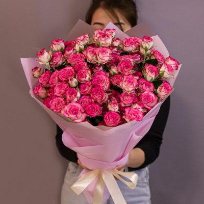 Букет «Розовый бум» – пышные кустовые розы в нежно-розовых тонах Тихвин Ленинградская область