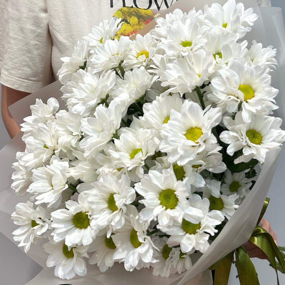 Букет «Летнее настроение» – свежесть белых хризантем Тихвин Ленинградская область