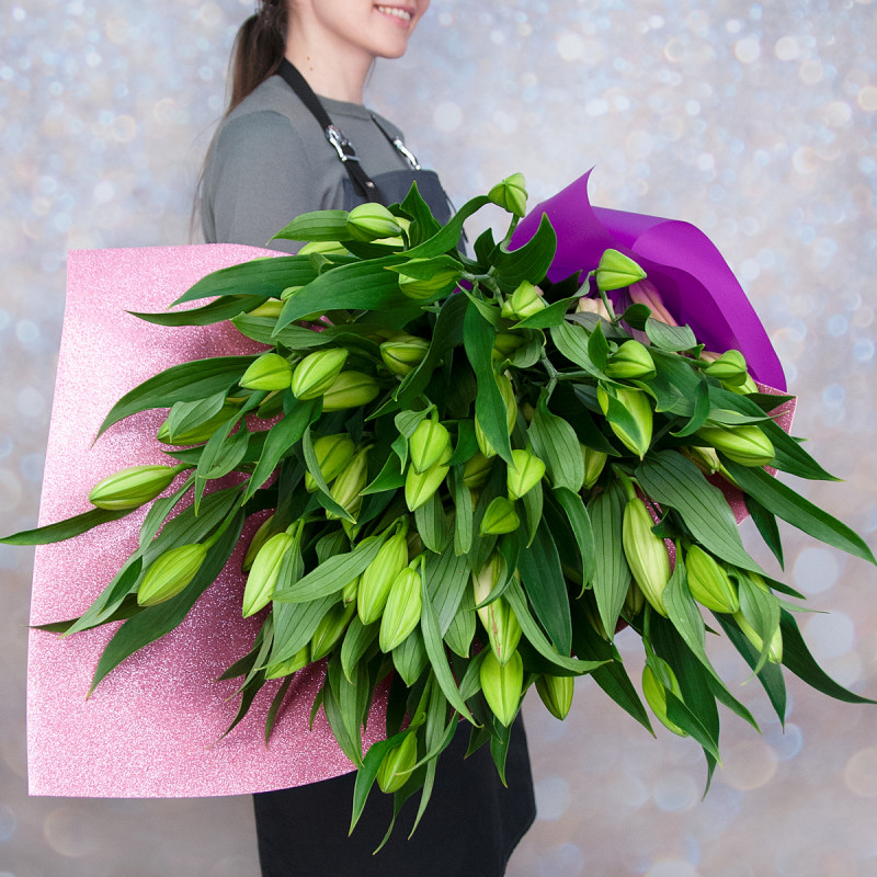 Изысканный букет из 15 свежих лилий – королевский подарок Тихвин Ленинградская область