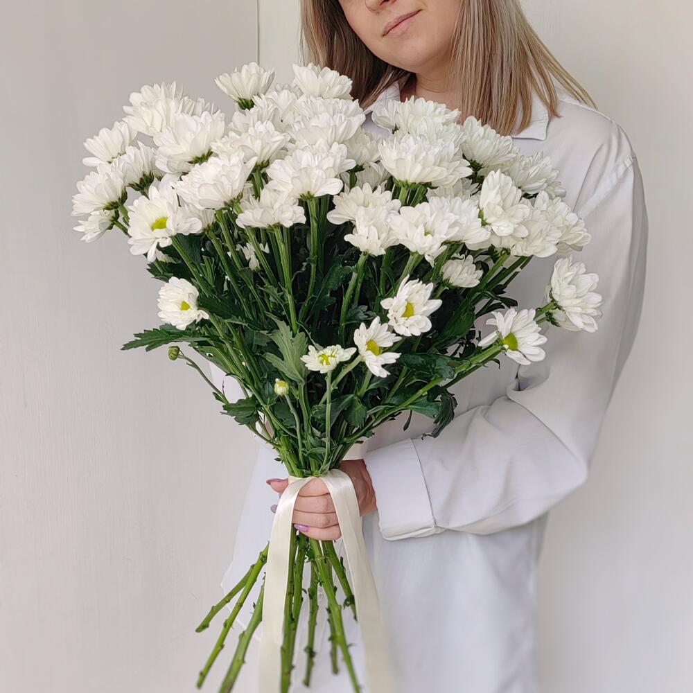 Букет «Ромашка» — свежесть белых хризантем в деревенском стиле Тихвин Ленинградская область