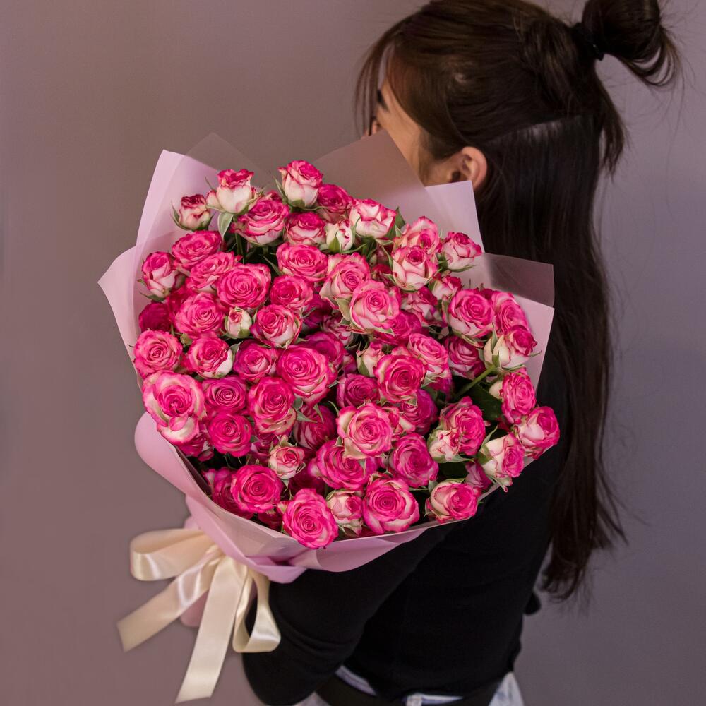 Букет «Розовый бум» – пышные кустовые розы в нежно-розовых тонах Тихвин Ленинградская область