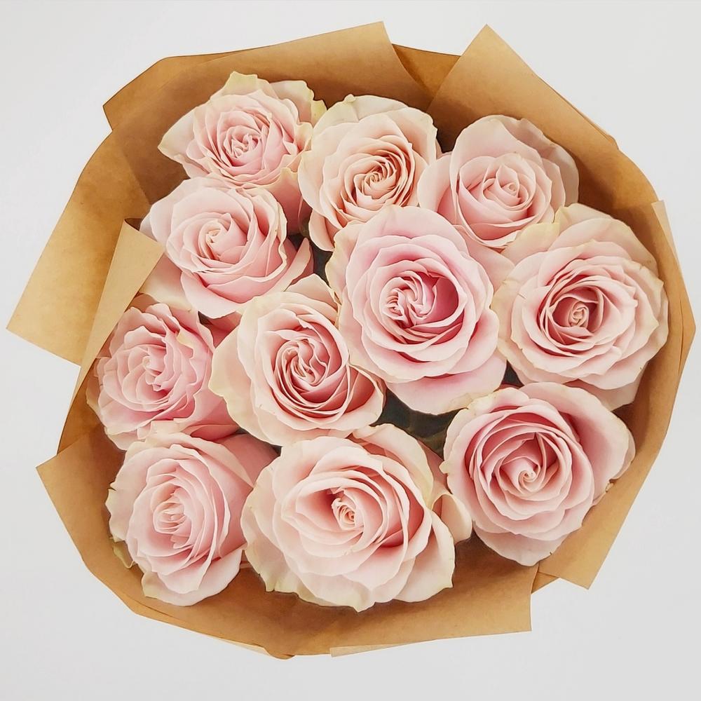 Букет из 11 розовых роз – нежность в каждом лепестке Тихвин Ленинградская область