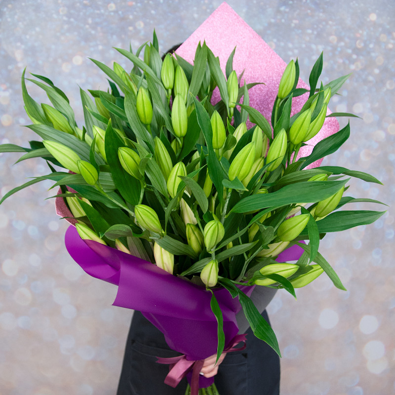Изысканный букет из 15 свежих лилий – королевский подарок Тихвин Ленинградская область