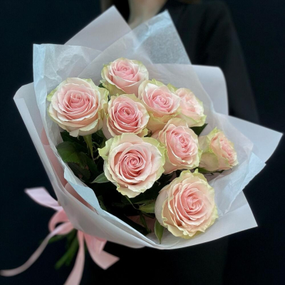 Букет из 9 розовых роз – нежность в каждом лепестке Тихвин Ленинградская область