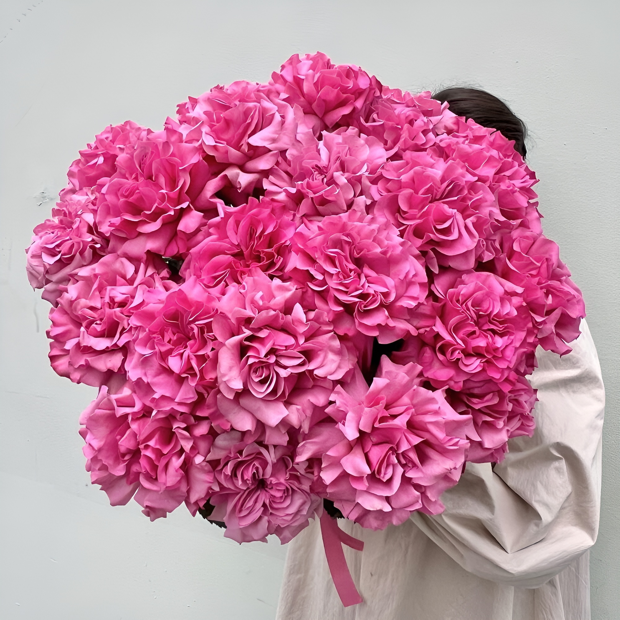 Роскошный букет из пионовидных роз – королевский подарок Тихвин Ленинградская область