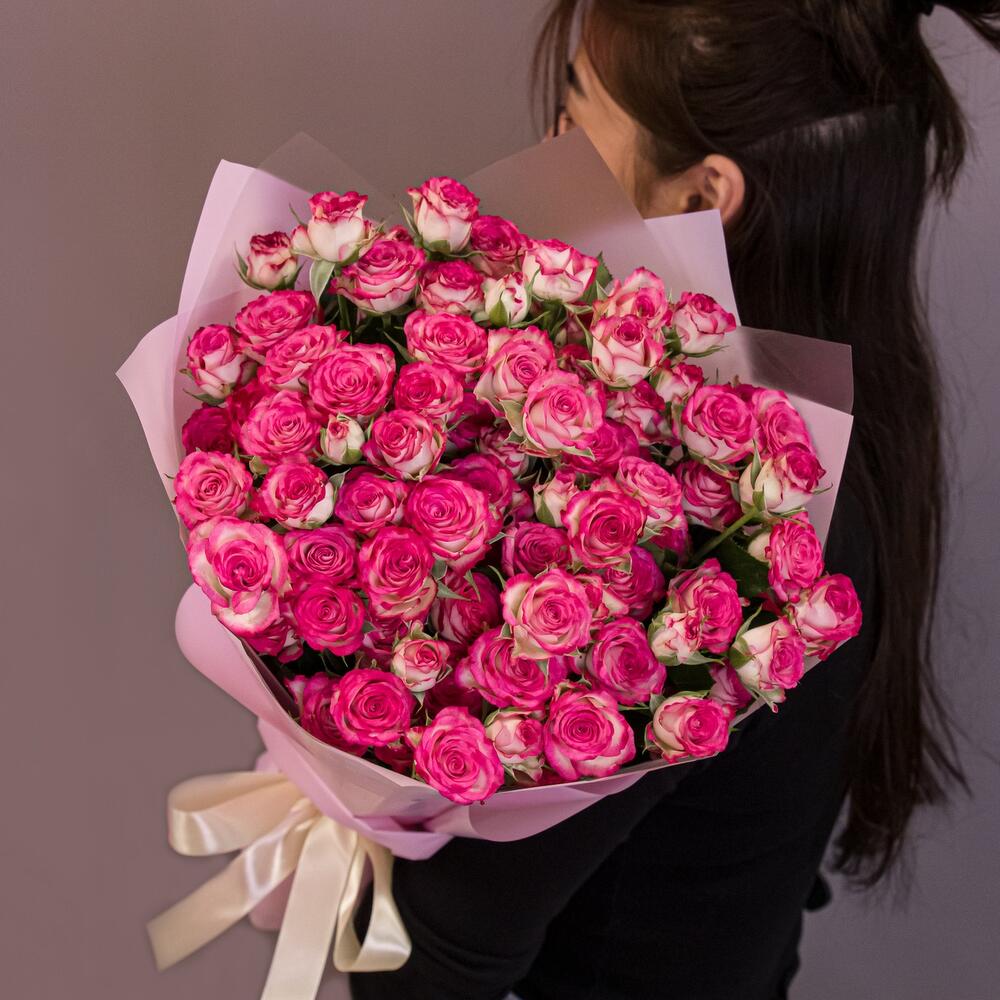 Букет «Розовый бум» – пышные кустовые розы в нежно-розовых тонах Тихвин Ленинградская область