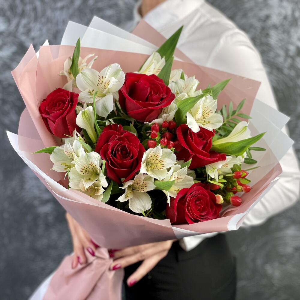 Букет «Нуар» – контраст страсти и нежности Тихвин Ленинградская область