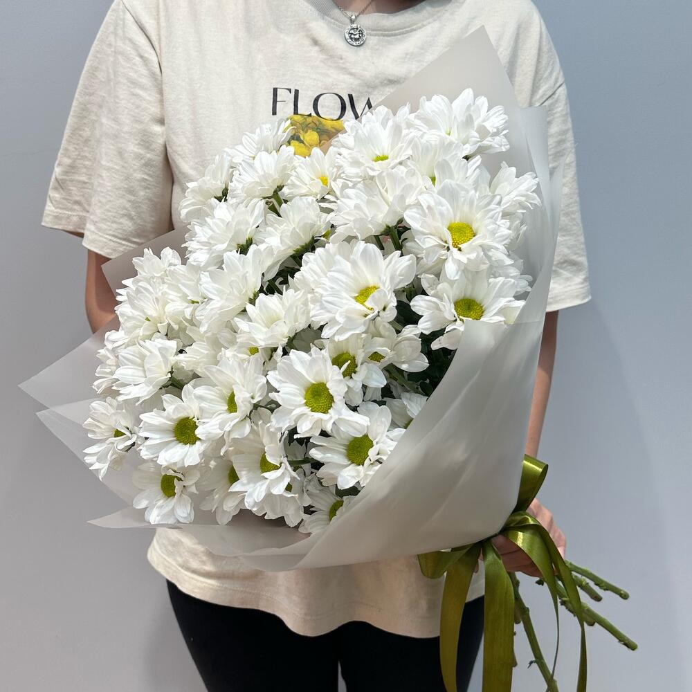 Букет «Летнее настроение» – свежесть белых хризантем Тихвин Ленинградская область