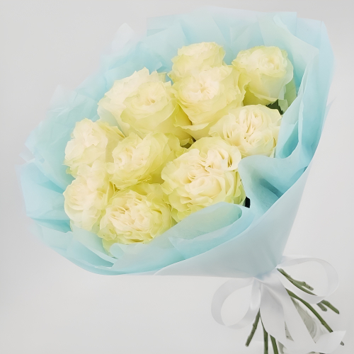 Букет «Кружевное облачко» – 11 белоснежных роз в нежной упаковке Тихвин Ленинградская область