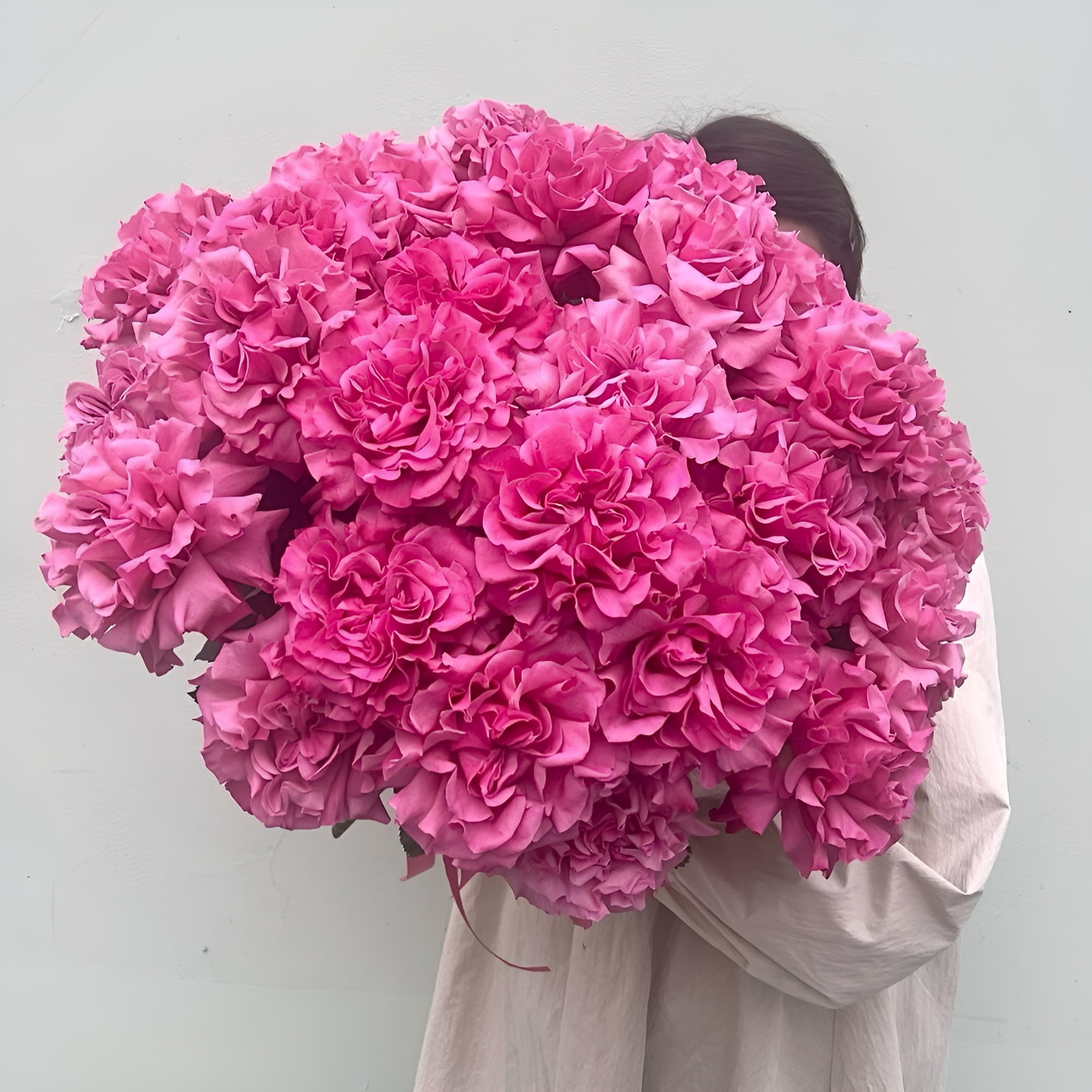 Роскошный букет из пионовидных роз – королевский подарок Тихвин Ленинградская область