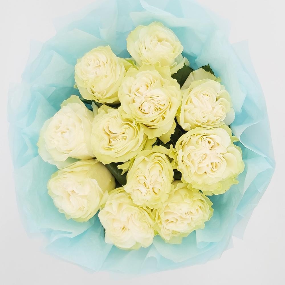 Букет «Кружевное облачко» – 11 белоснежных роз в нежной упаковке Тихвин Ленинградская область