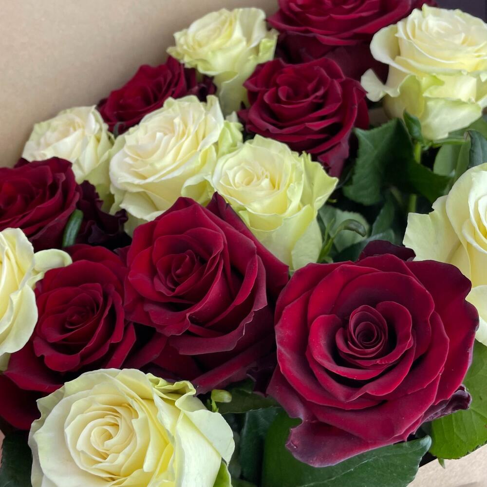 Букет «Инь-Ян» – гармония страсти и чистоты Тихвин Ленинградская область