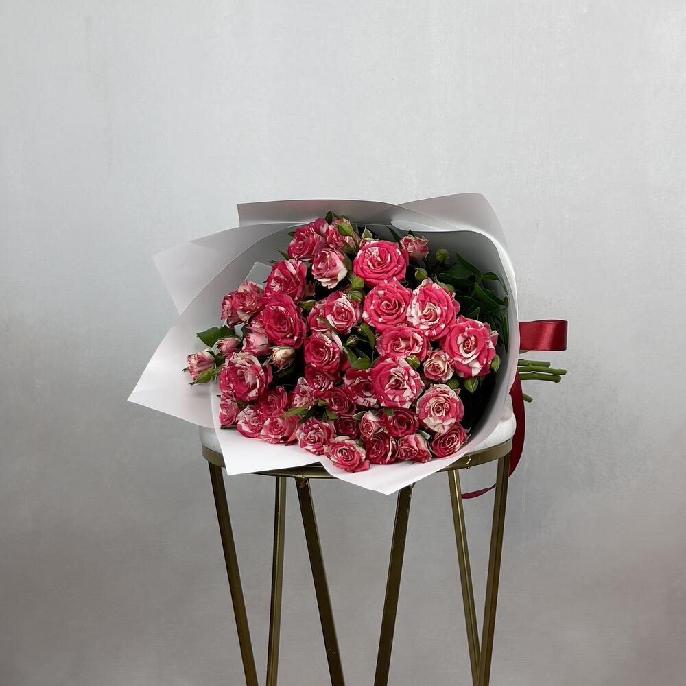 Букет «Фейерверк» – 9 пышных кустовых роз в огненной палитре Тихвин Ленинградская область